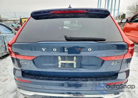 2022 Volvo Xc60 B5 Inscription z USA, uszkodzony, nr VIN YV4L12RL2N1024530